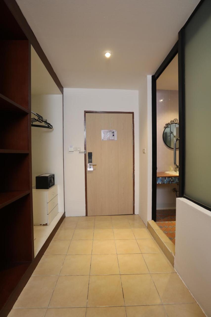 Studio F Sukhumvit Bangkok Exterior foto